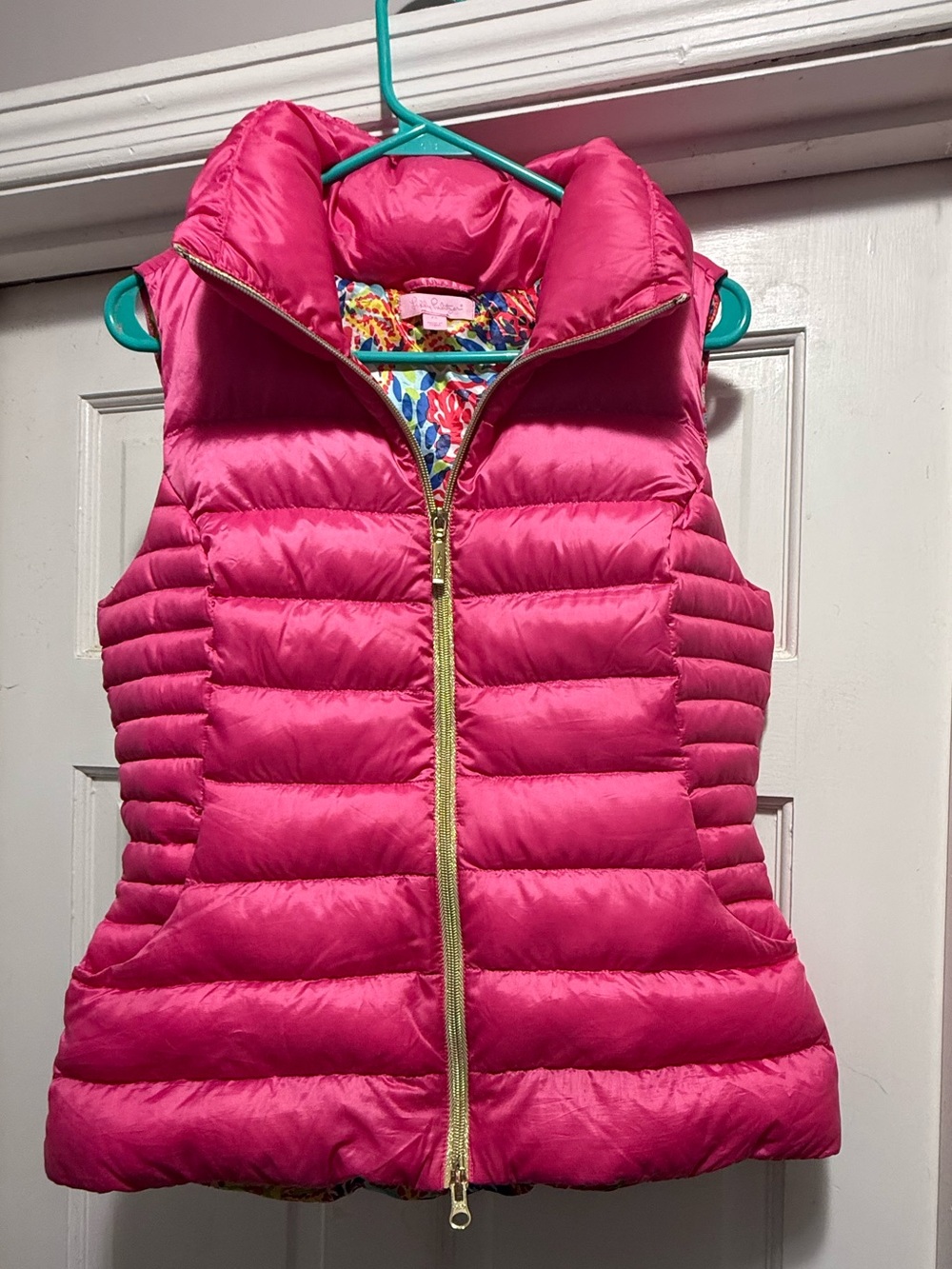 Lilly Pulitzer Hot Pink Quilted Vest with Multicolor Lining - Picture 3 of 12